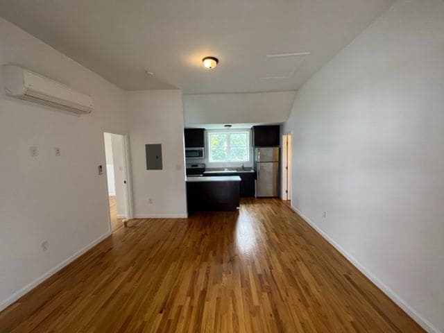 52 High St