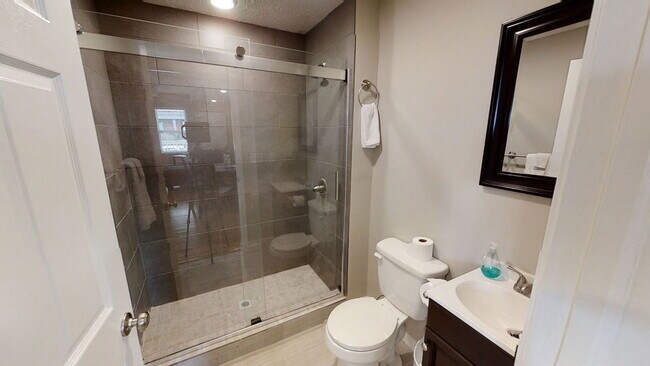 Photo - 1514 Hamlet St