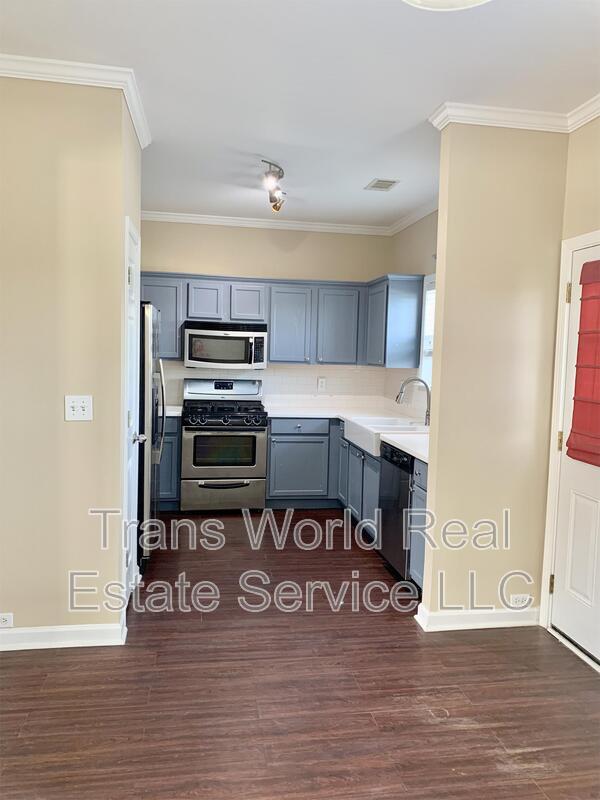 Photo - 4610 Blue Iris Way