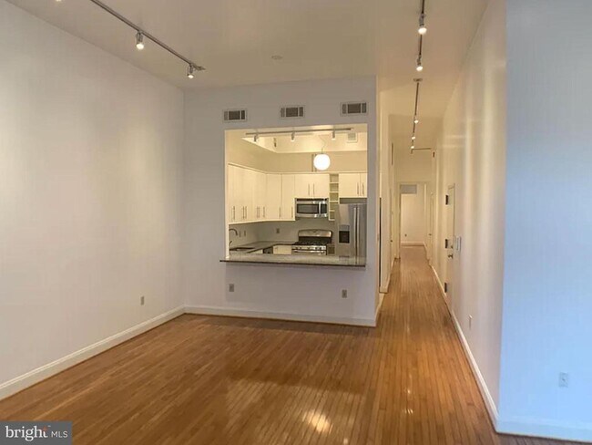 Photo - 261 N 3rd St Unit 2