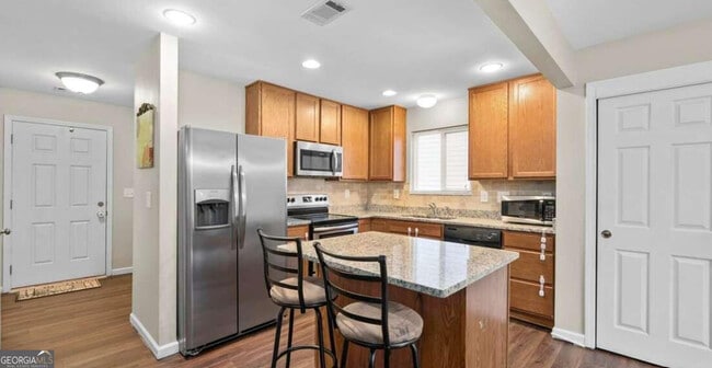 Photo - 1677 Shire Village Dr