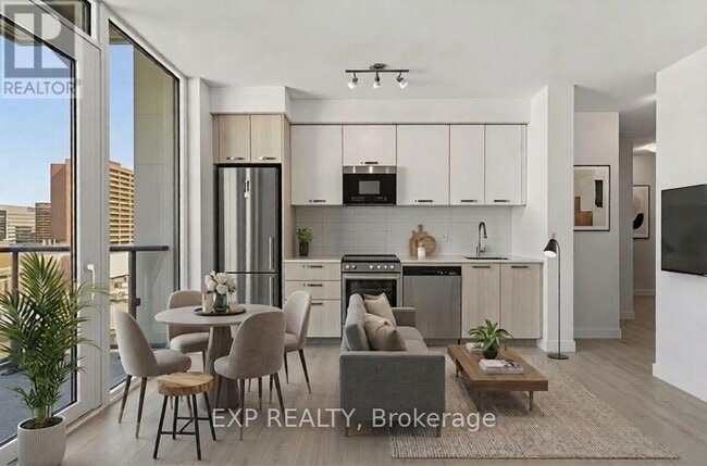 Photo - 75 James St S Unit 1025