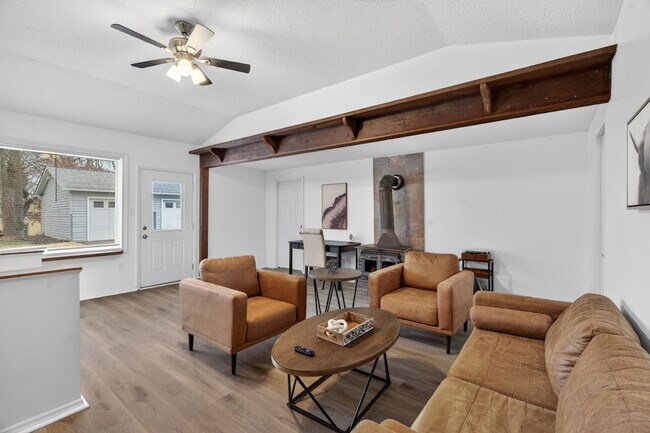 Photo - 453 Chamberlin Dr Unit SI ID1472907P