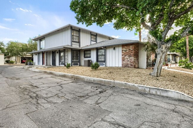 Photo - Cozy 2-Bedroom Apartment with Community Amenities