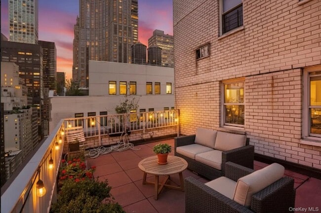 Building Photo - 153 E 57th St Unit 20C Rental