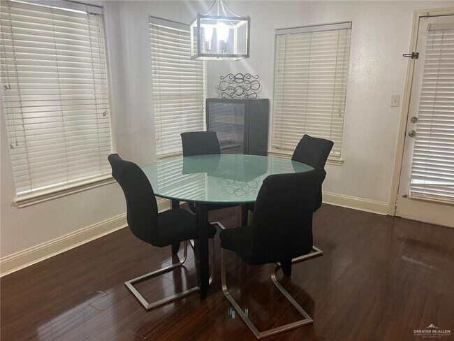 Photo - 14 San Roman St