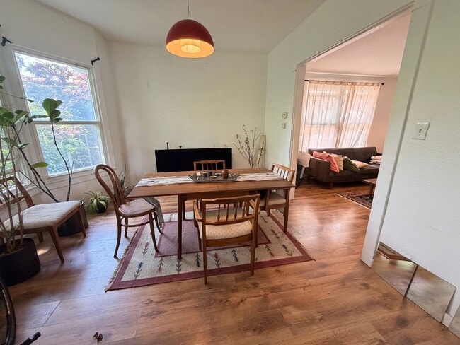 Photo - Charming 1,100 Sq Ft 2BR Home in South Park - Prime Seattle Location - Washer/Dryer in Unit!