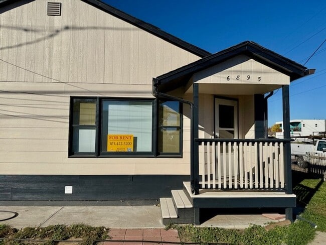 Building Photo - Remodeled 2-Bedroom