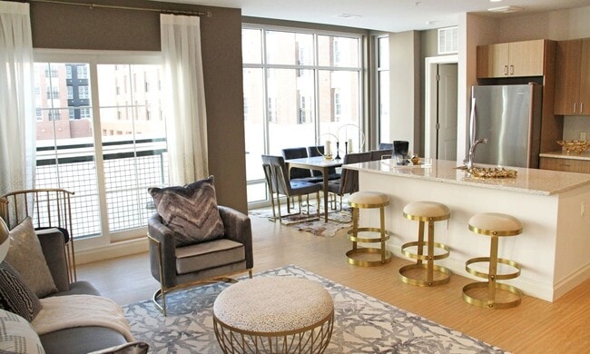 Building Photo - The Harper Apts. Unit 1633