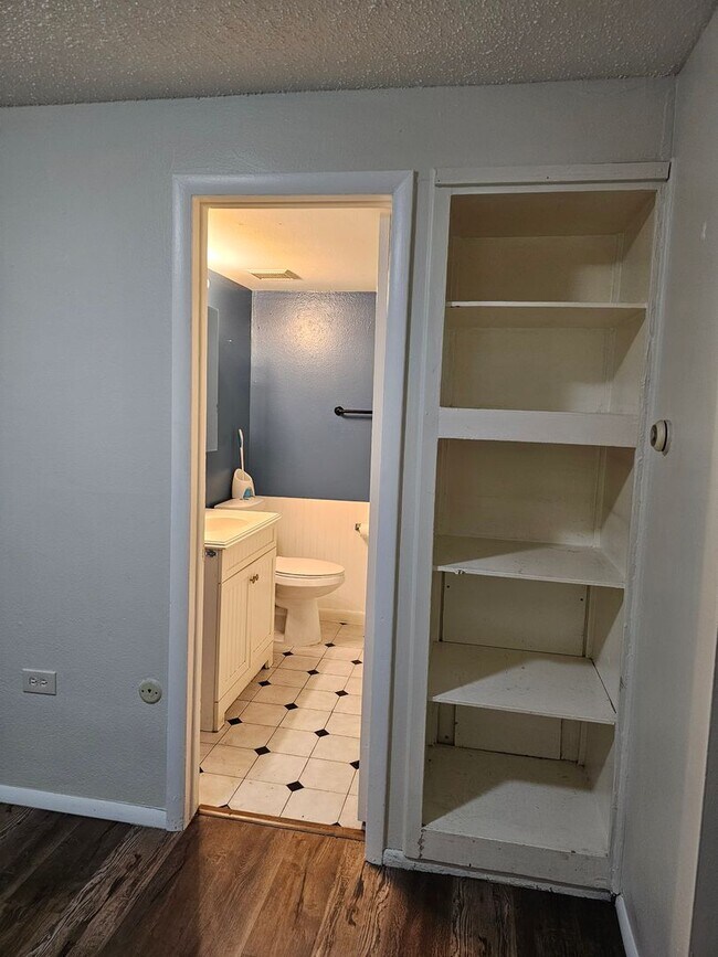 Photo - Price reduced!!-Cozy 1 bedroom garden leve... Unidad 9