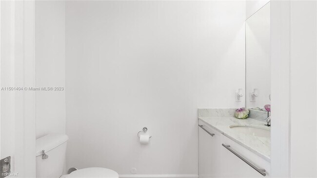 Photo - 1 br, 1.5 bath Condo - 888 Biscayne Blvd A... Unit Apt 905