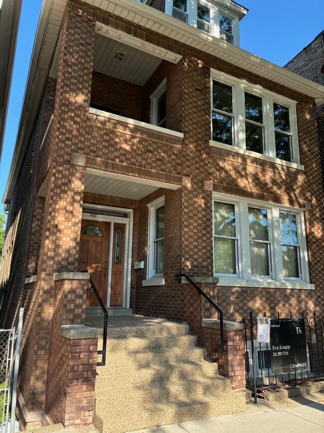 Building Photo - 3427 S Emerald Ave Unit g