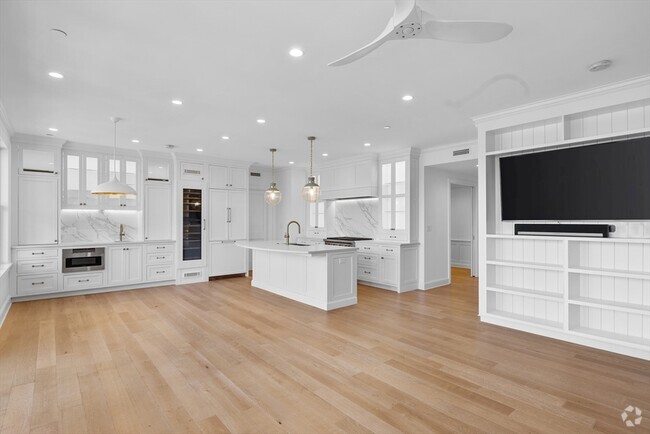 Building Photo - 37 Farragut Rd Unit 6 Rental