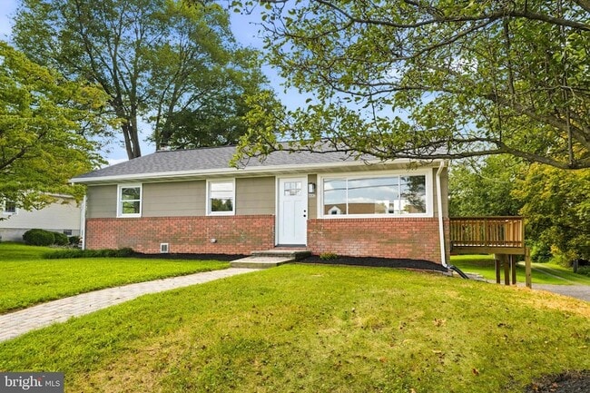 Building Photo - 8643 Ridge Rd