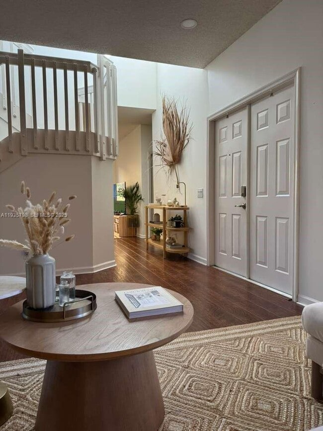 Photo - 1463 Banyan Way