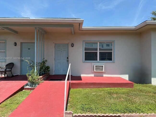 Building Photo - 1239 Marseille Dr Unit 2