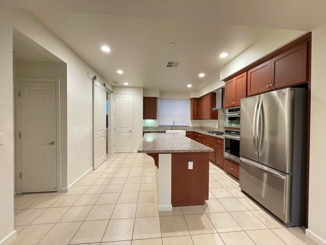 Photo - 4063 Dobbins Loop