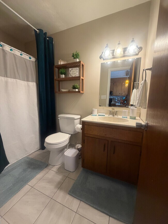 440 Market Ave Unit 3