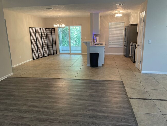 Photo - 241 Hannover Cir