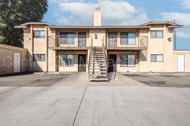 Building Photo - 3308 Loyalton Ave Unit B