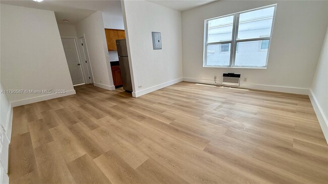 Photo - 7334 Harding Ave Unidad 3 Rental
