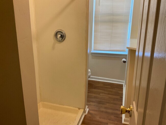 Photo - 116 W 25th St