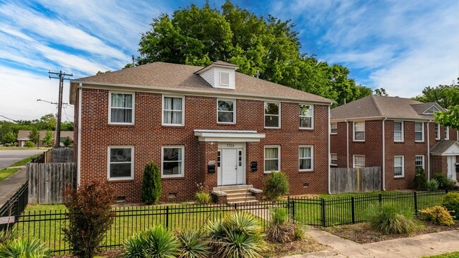 Building Photo - 1724 W 19th St