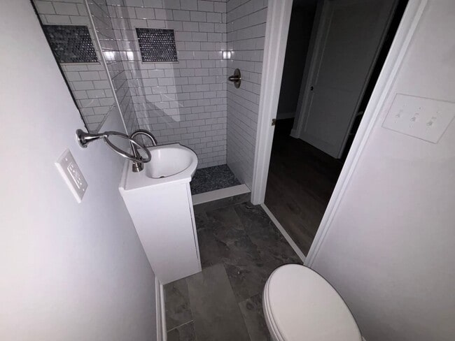 Photo - 1530 N Sydenham St Unit 1R