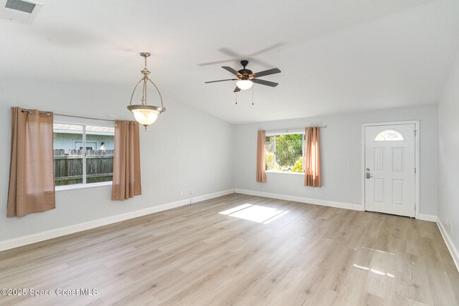 Photo - 122 Atlas Ln