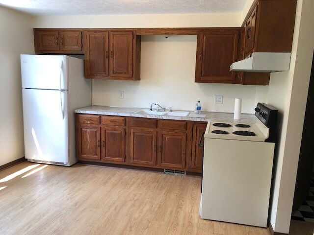 Photo - 2934 Thackeray Ave NW Unit 2934