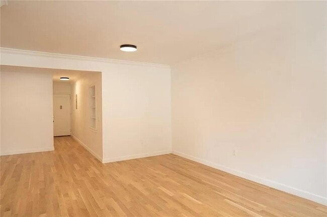 Photo - 811 Cortelyou Rd