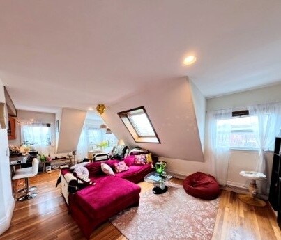 Photo - 181 Davis Ave Unidad 8B