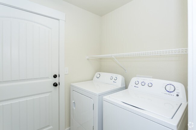 1BR, 1BA - Duplex - Hutton Farms