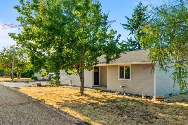 Building Photo - STATUS: AVAILABLE | R37 | $2495