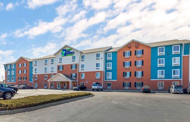 Furnished Studio-Denver - Aurora