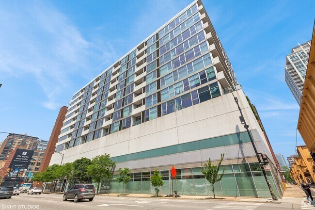 Building Photo - 630 N Franklin St Unit 1021 Rental