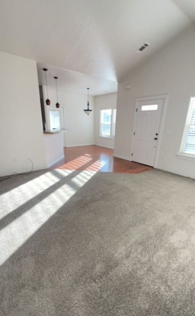 Photo - 3 Bedroom 2 Bathroom Home with 2 Car Garage