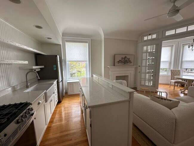 Photo - 362 Commonwealth Ave Unit APT 2H
