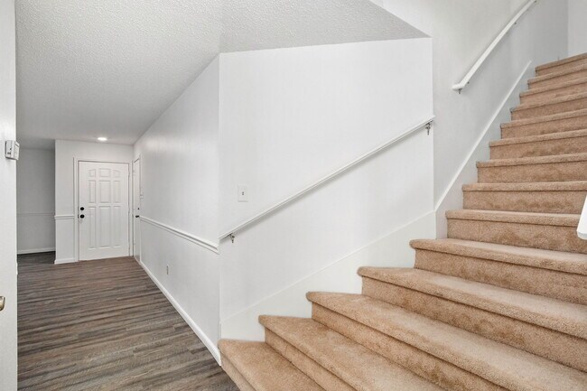 Photo - 8090 Chestnut Ash Dr