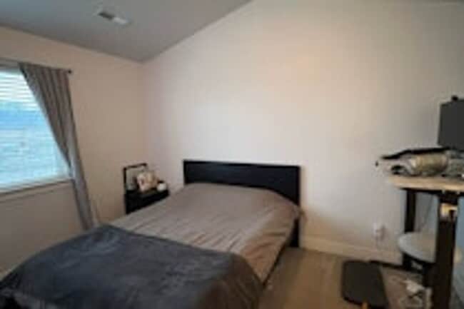 Photo - 192 W Silver Springs Dr Unidad Bedroom 3