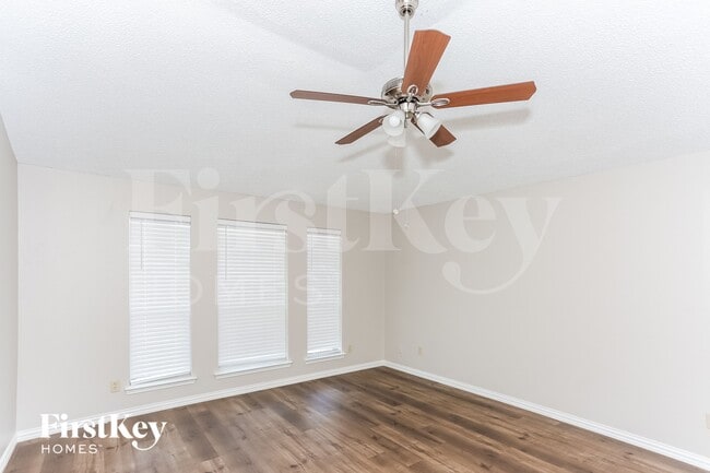 Photo - 210 Arabian Ln