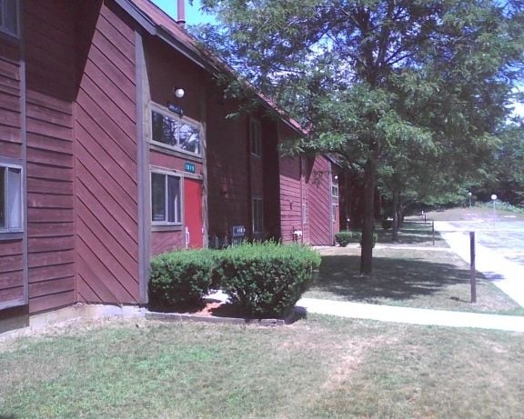 Pinebrook - Pinebrook Apartments