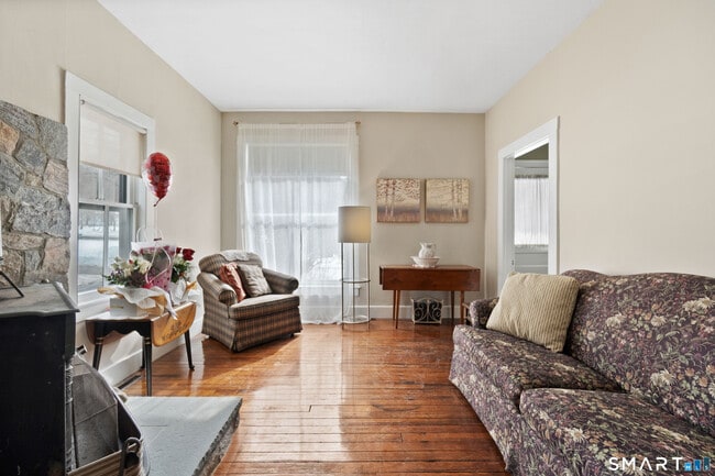 Photo - 263 Seymour Rd