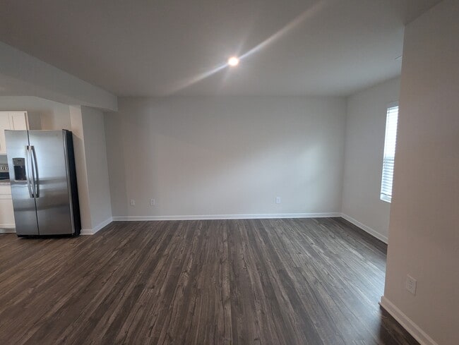 Photo - 133 Fernside Ct