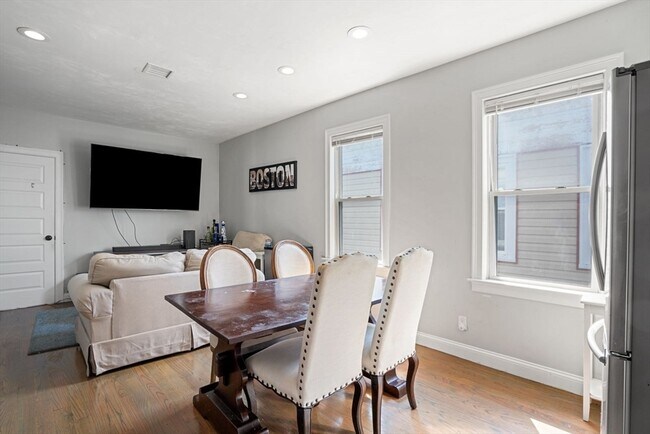 Photo - 17 Howes St Unit 3