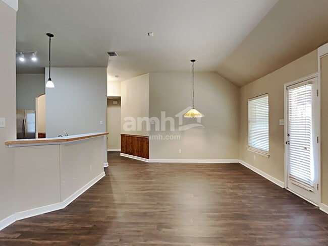 Photo - 206 Rock Meadow Trail