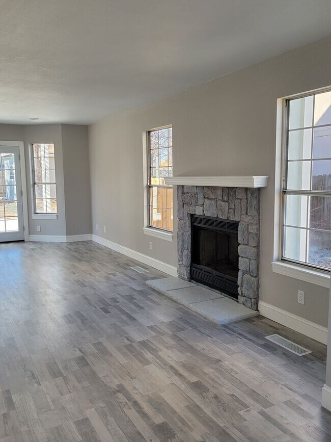 Photo - Beautiful Remodeled 4 Bedroom in Sparks