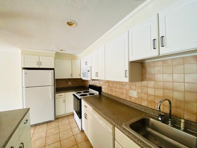 Photo - 50 Green St Unit 209