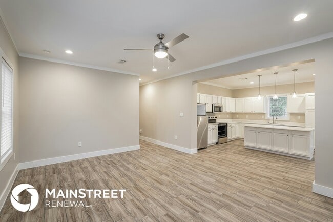 Photo - 9330 Crestview Dr