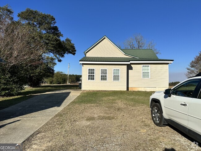 Building Photo - 323 Pinehill Rd Rental